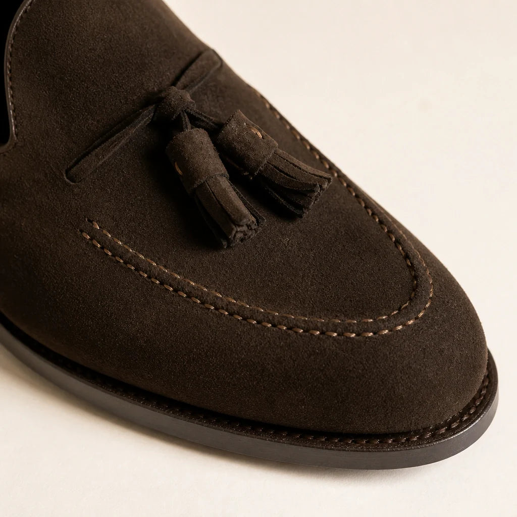 The seam that shapes the toe